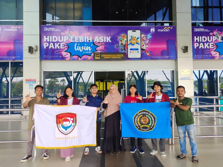 KEPALA LEMAWA UNIMUDA SORONG MELEPAS KONTINGEN ABDIDAYA ORMAWA KE UNIVERSITAS JEMBER