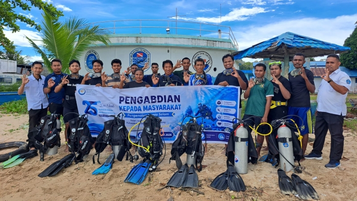 MAHASISWA UNIMUDA SORONG MENGIKUTI PELATIHAN SELAM (DIVING TRAINING)
