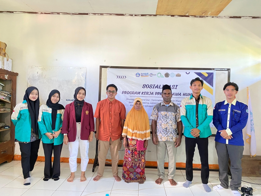 PPK Ormawa HUMMAN UNIMUDA Sorong memperkenalkan Strategy Macepreneur di Desa Kuruwato