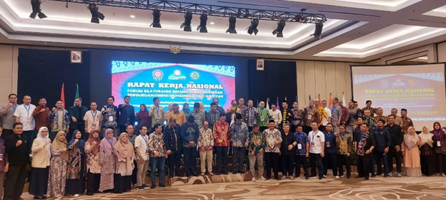 WAREK III UNIMUDA SORONG MENGIKUTI RAPAT KERJA NASIONAL FORUM SILAHTURAHMI BIDANG KEMAHASISWAAN (FOSMA) PTMA DI PALEMBANG